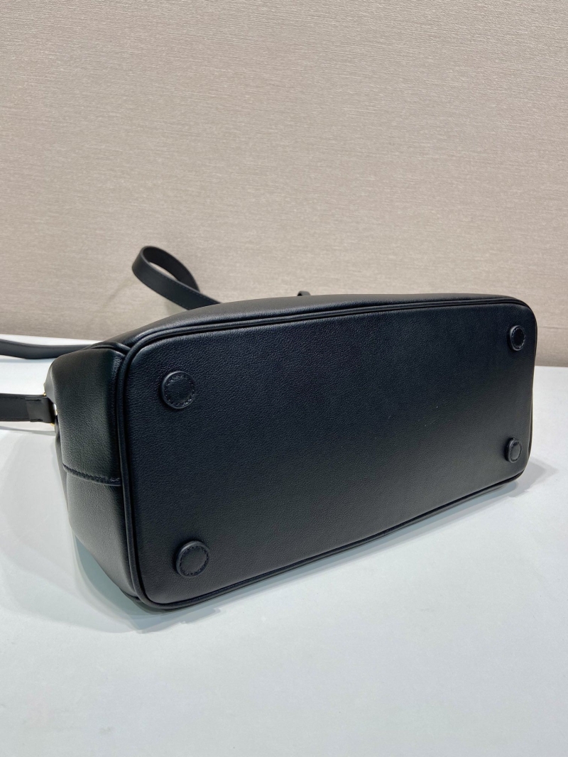 Pra*a top handle bags